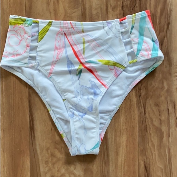 Gossip woman’s floral High-Waisted Bikini set - Picture 4 of 8